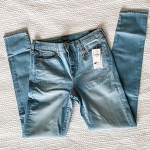 GAP Sculpt True Skinny Jean